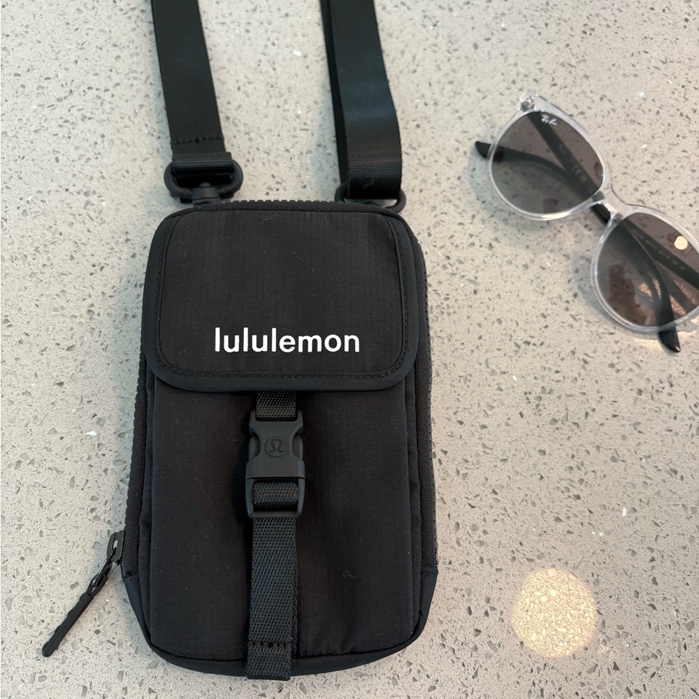 lululemon athletica Black Belt Bag Compact Adjustable Design